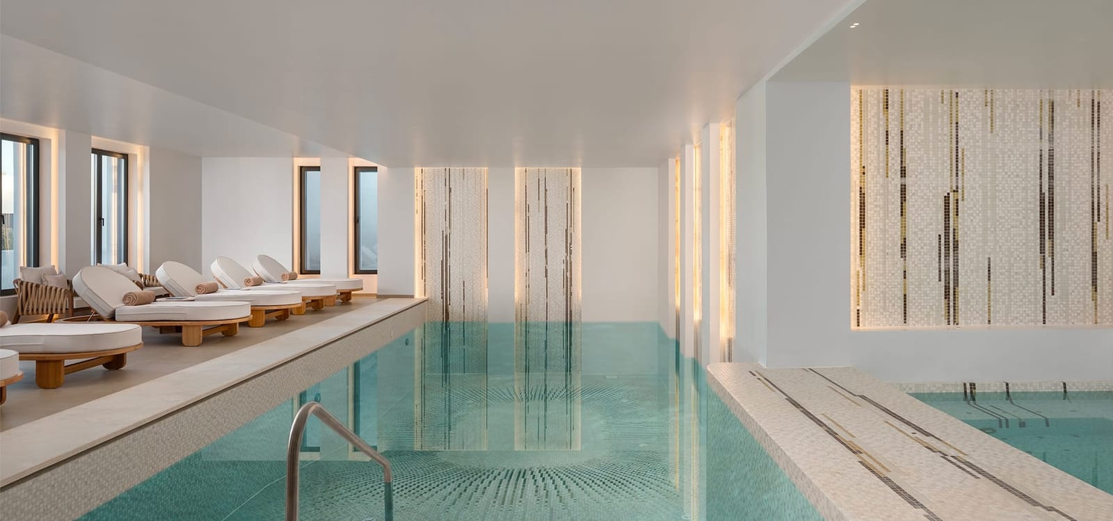Indoor pool of the spa at Hotel Vione